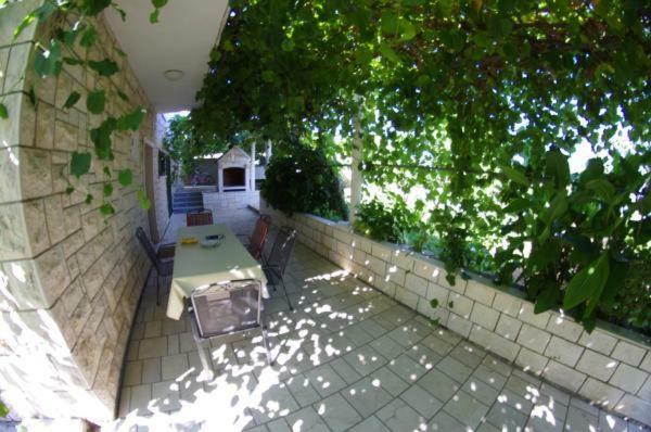 Apartments Tanja Lumbarda Exterior photo